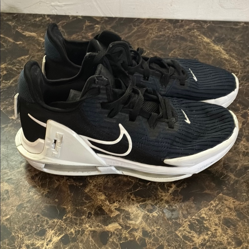 Nike LeBron Witness 6 Black Dark Obsidian